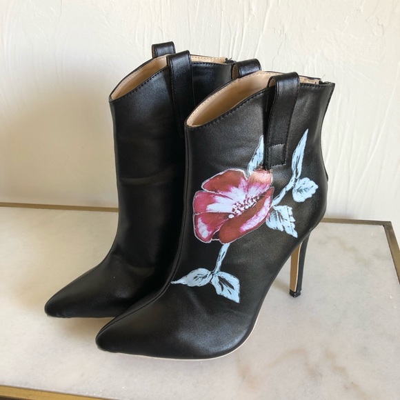 Western Style Black Boots - Picture 5 of 8